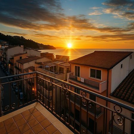 Etnapartment 4 จีอาร์ดีนี นักซอส ภายนอก รูปภาพ