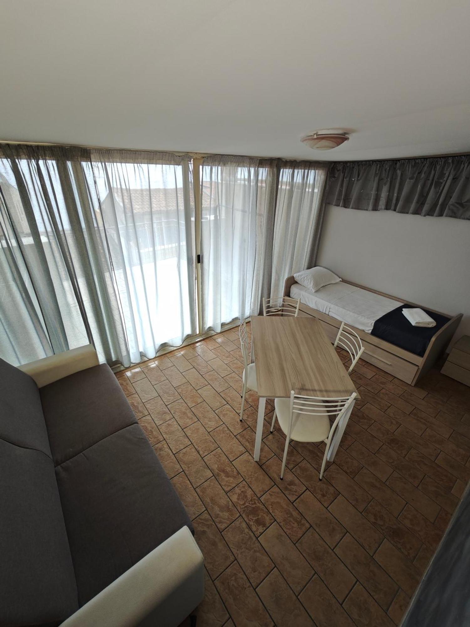 Etnapartment 4 จีอาร์ดีนี นักซอส ภายนอก รูปภาพ