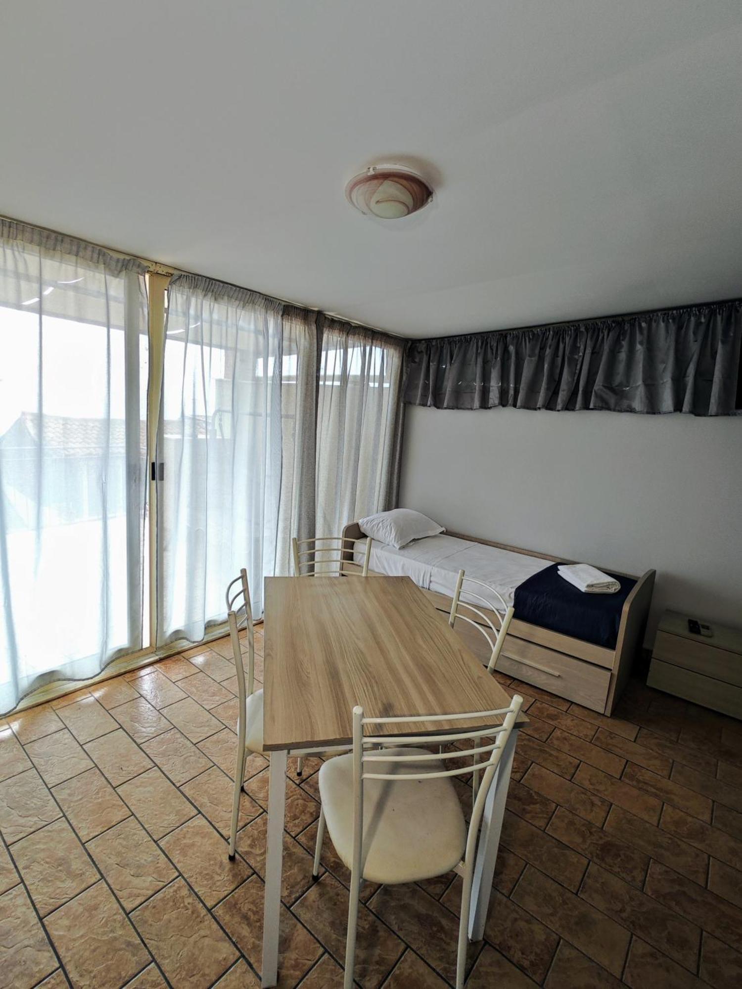 Etnapartment 4 จีอาร์ดีนี นักซอส ภายนอก รูปภาพ