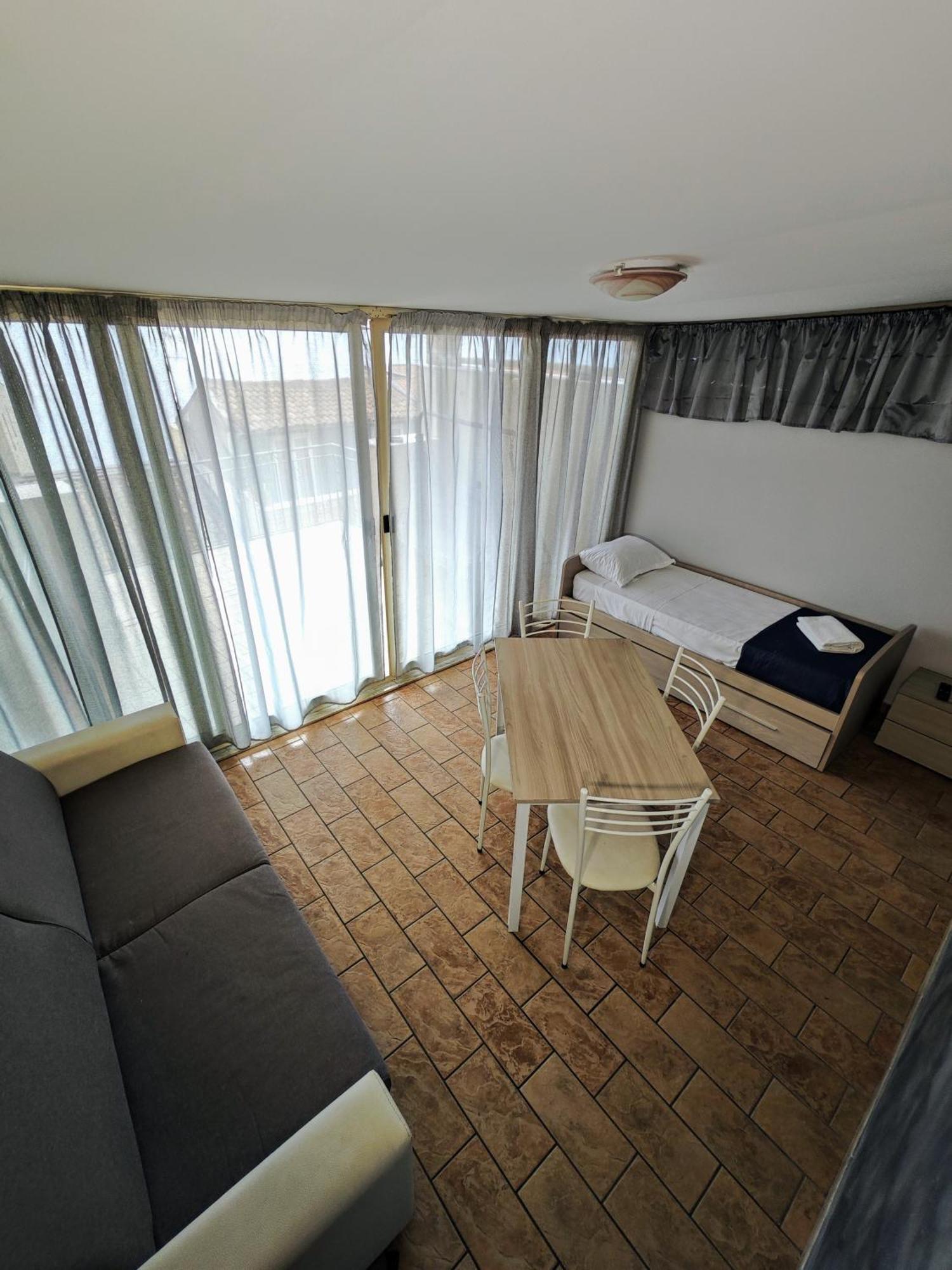 Etnapartment 4 จีอาร์ดีนี นักซอส ภายนอก รูปภาพ