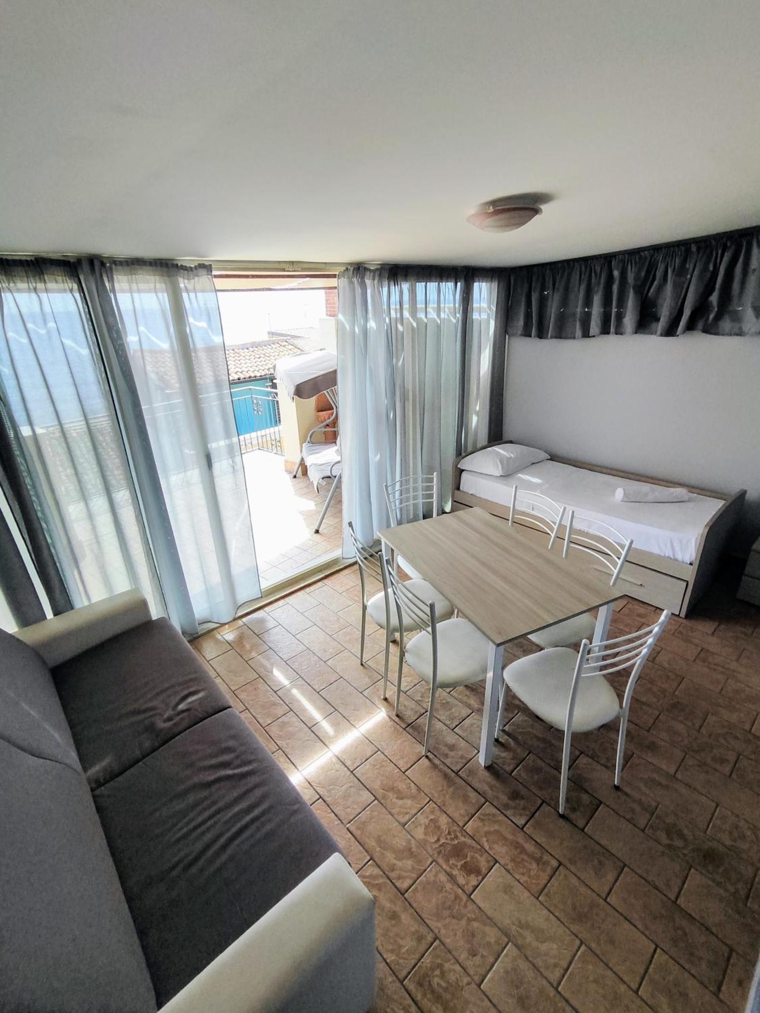 Etnapartment 4 จีอาร์ดีนี นักซอส ภายนอก รูปภาพ